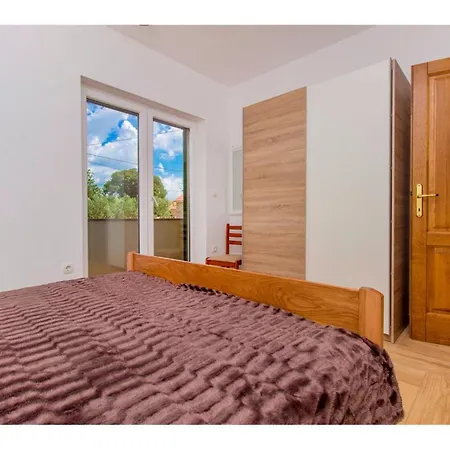 Rural Escape With Pool - Krka Villa *
