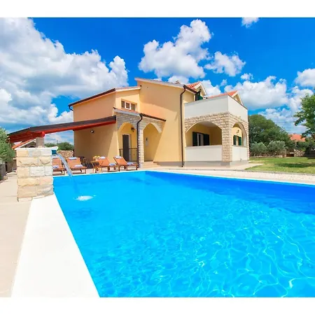 Rural Escape With Pool - Krka Villa *