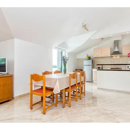 Rural Escape With Pool - Krka וילה *