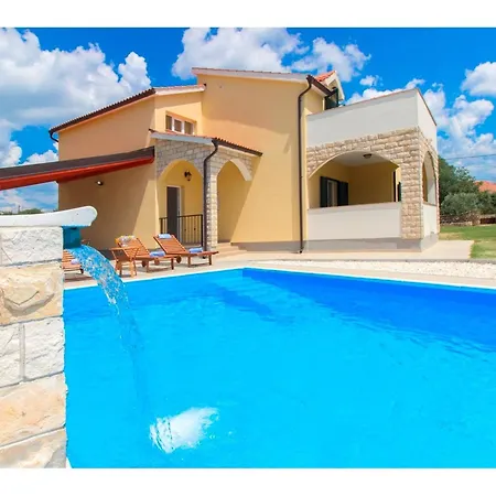 Willa Rural Escape With Pool - Krka