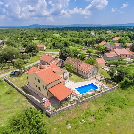 Rural Escape With Pool - Krka Villa