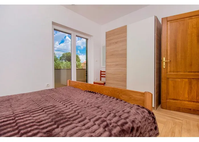 Rural Escape With Pool - Krka Villa *