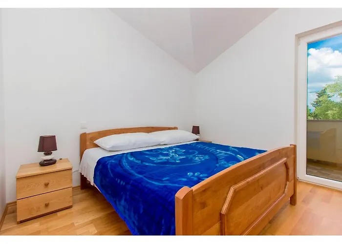 Rural Escape With Pool - Krka Bristane