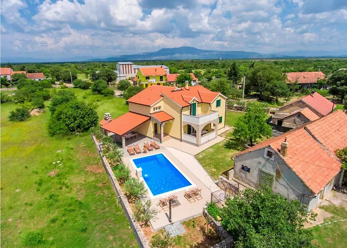 Rural Escape With Pool - Krka וילה *