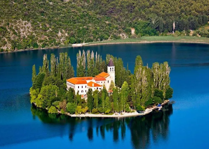 Rural Escape With Pool - Krka Bristane